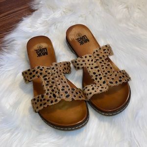 Leopard Sanadals